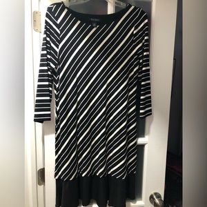 White House Black Market NWOT black and white strip flounce drop waist dress M
